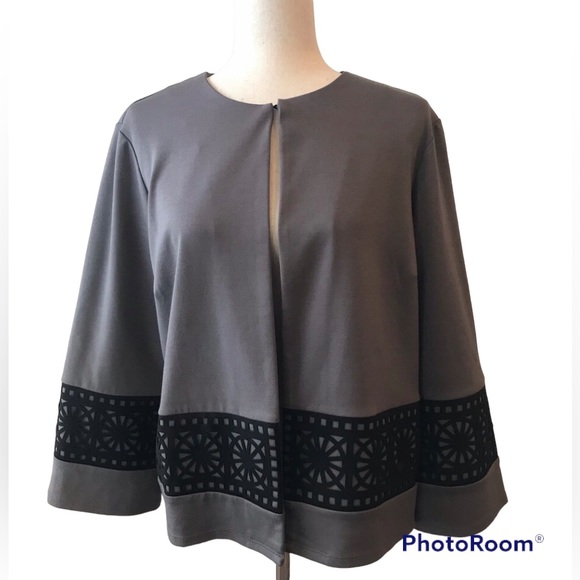 Bob Mackie Wearable Art Ladies Grey and Black Suit Jacket Size Medium NWOT - Picture 1 of 10